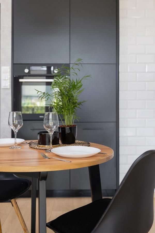 Krakow Studio With Parking & Terrace Near Zalew Bagry By Renters Prestige Ngoại thất bức ảnh